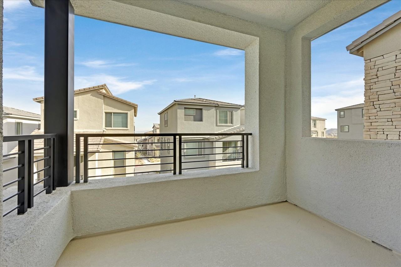 1520 Little Penguin St - Photo 4 of 34