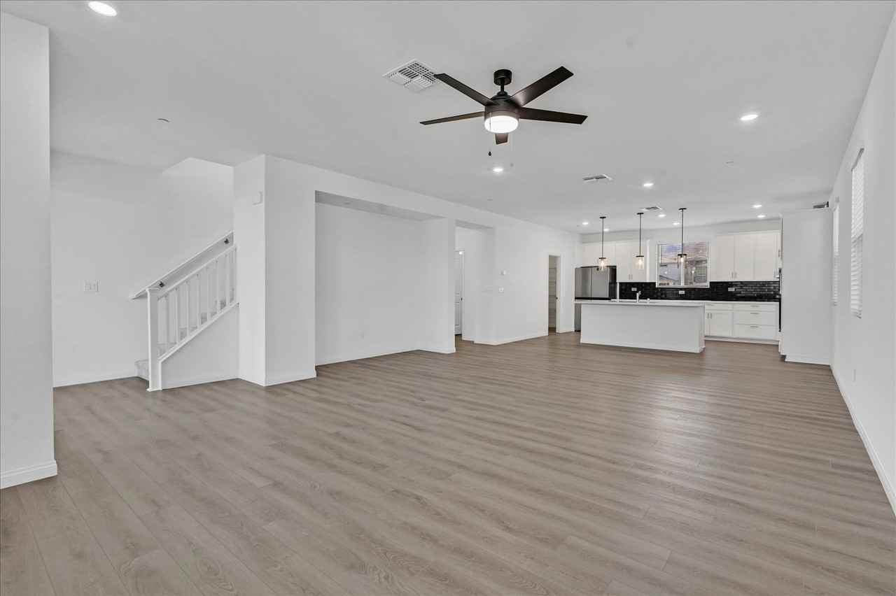 1520 Little Penguin St - Photo 5 of 34