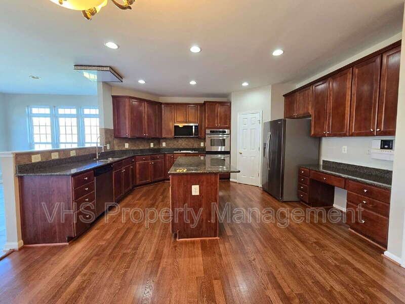 2520 Post Oak Dr - Photo 2 of 46