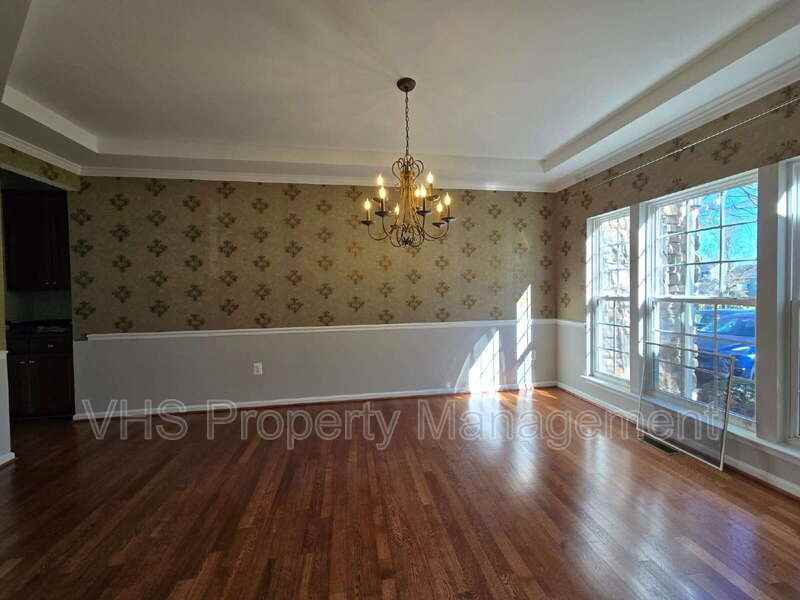 2520 Post Oak Dr - Photo 3 of 46