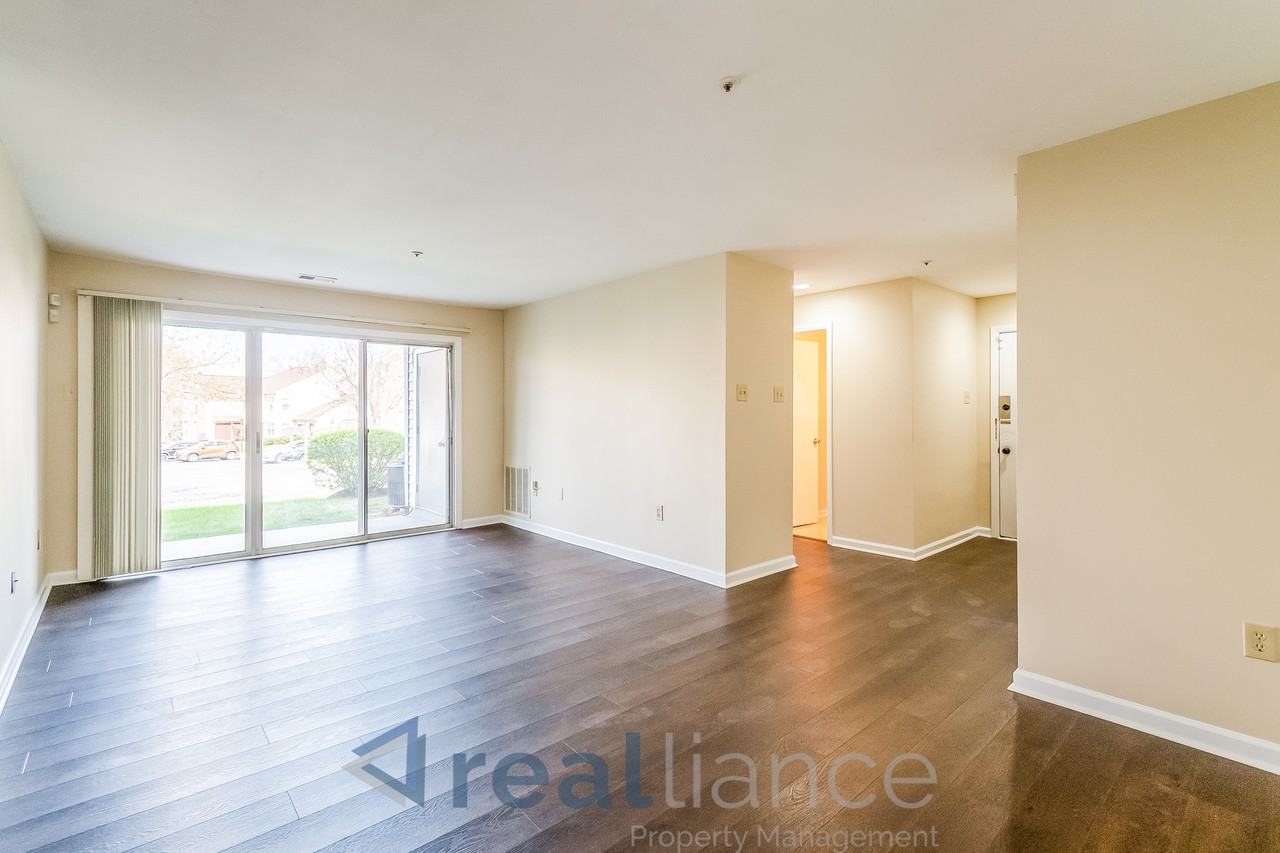 8701 Grasmere Ct - Photo 6 of 16