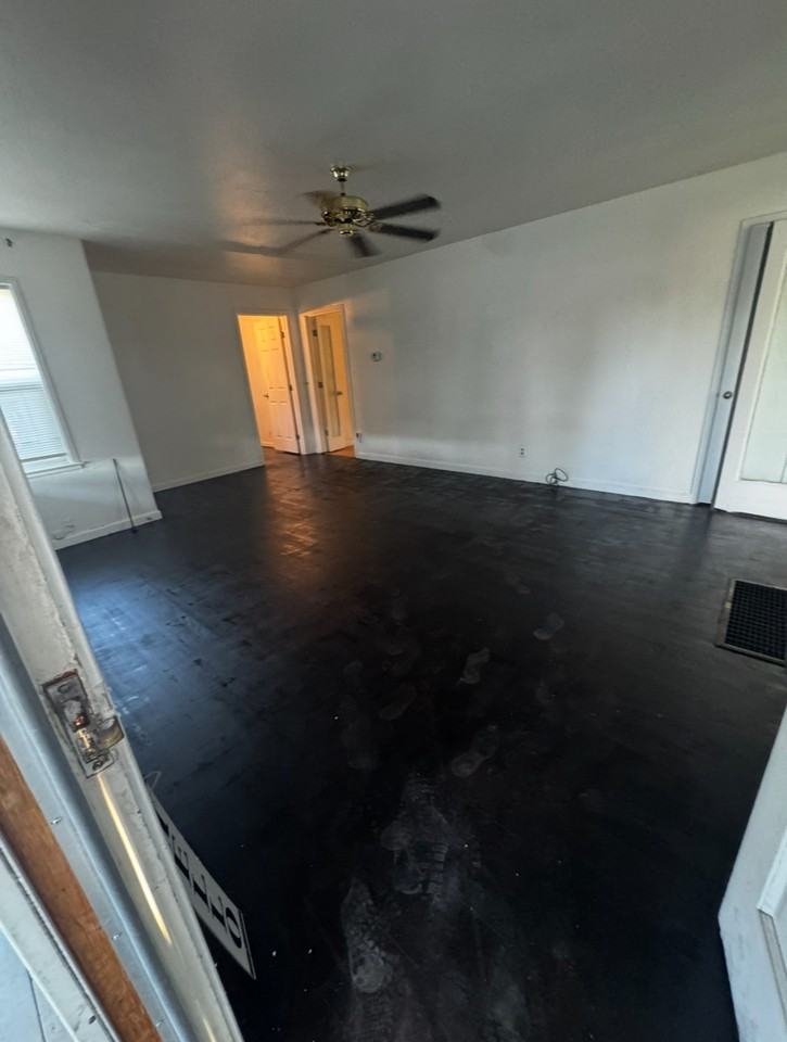 2428 Hackberry St - Photo 3 of 12