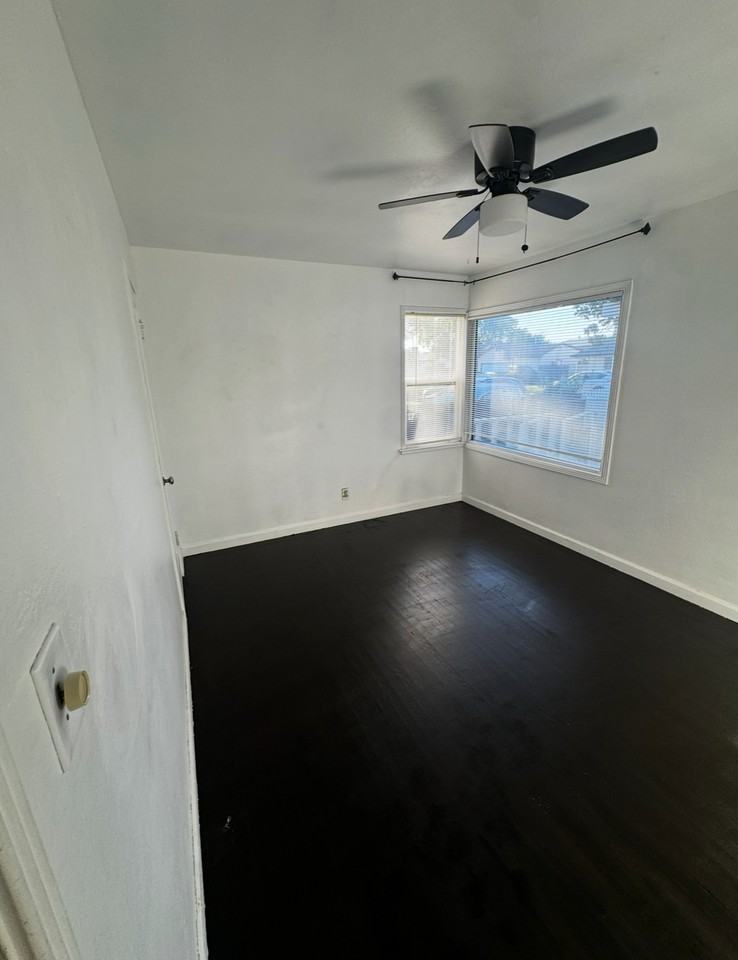 2428 Hackberry St - Photo 7 of 12