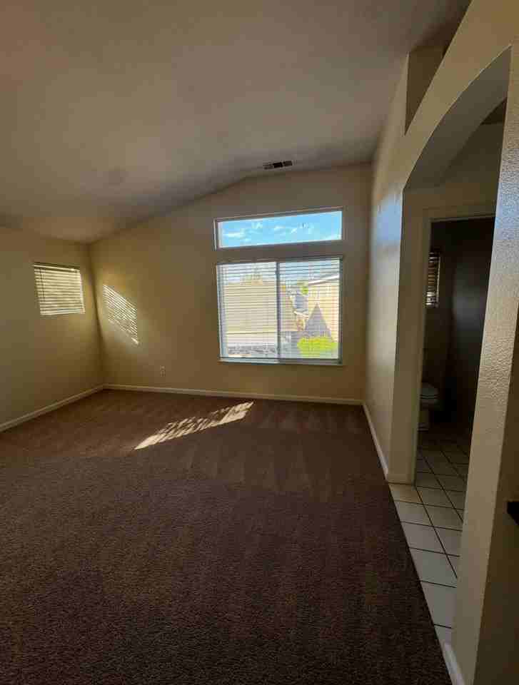 5323 Sage Ct - Photo 5 of 22