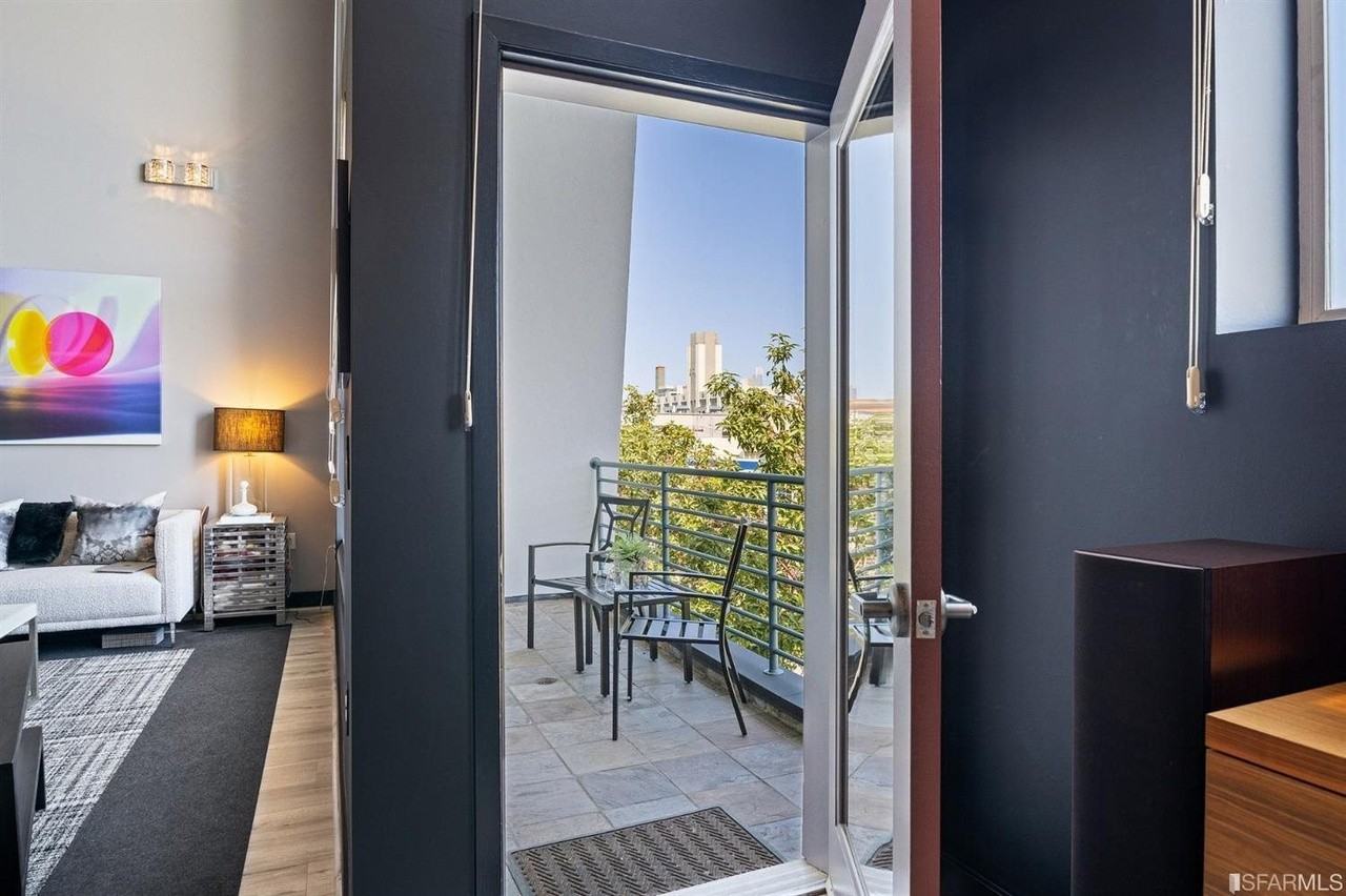 2130 Harrison St - Photo 3 of 9