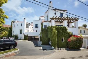 featured image of 24 W Calle Crespis