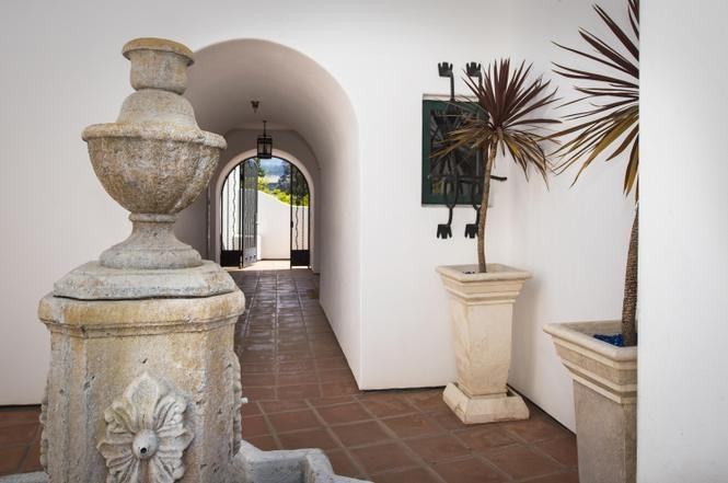 24 W Calle Crespis - Photo 3 of 20