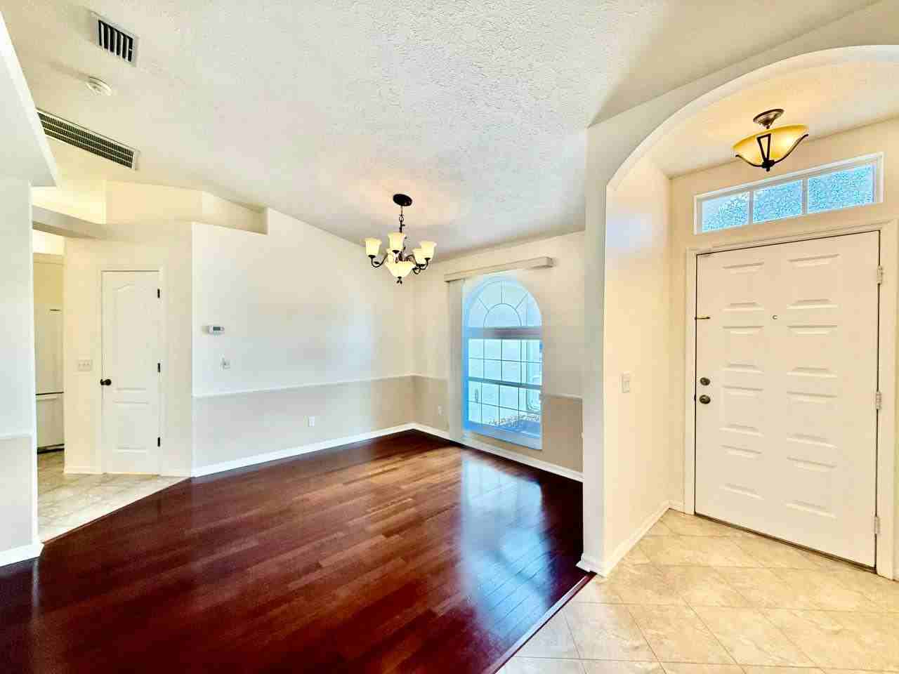 9815 La Vonda St - Photo 5 of 46