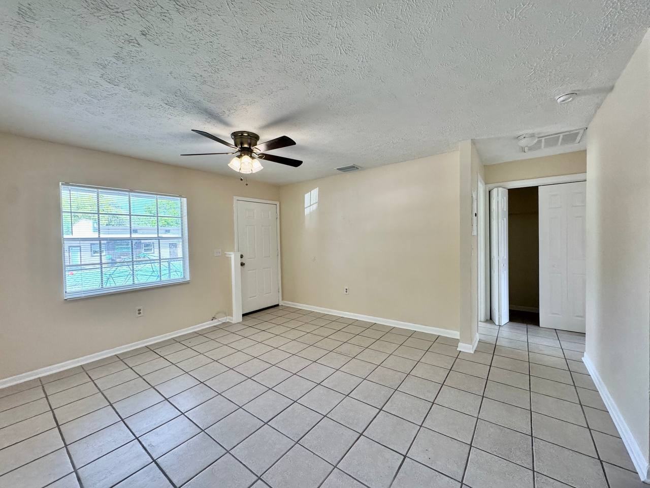 10015 N Aster Ave #B - Photo 6 of 22