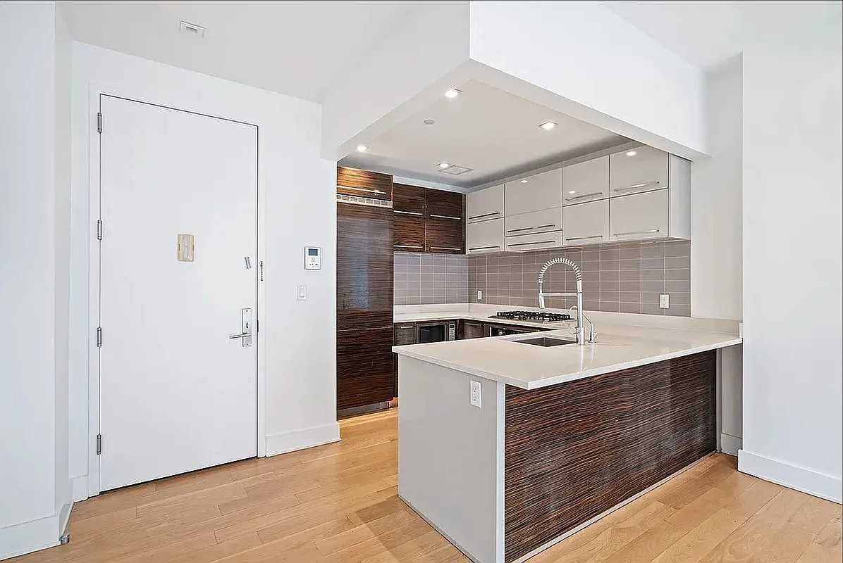 2626 Jackson Ave #603 - Photo 3 of 9