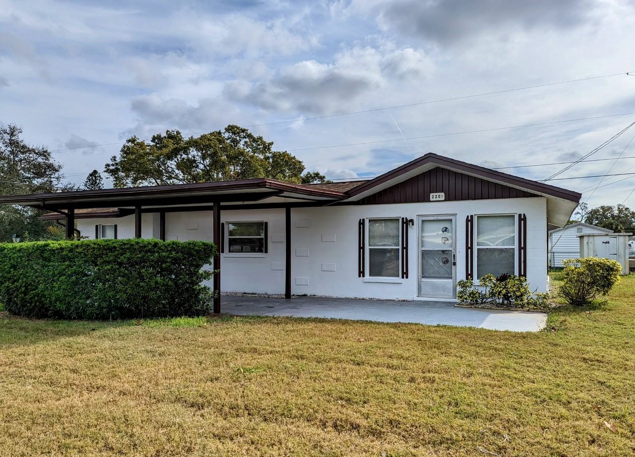 2201 24th Ave W - Photo 2 of 15