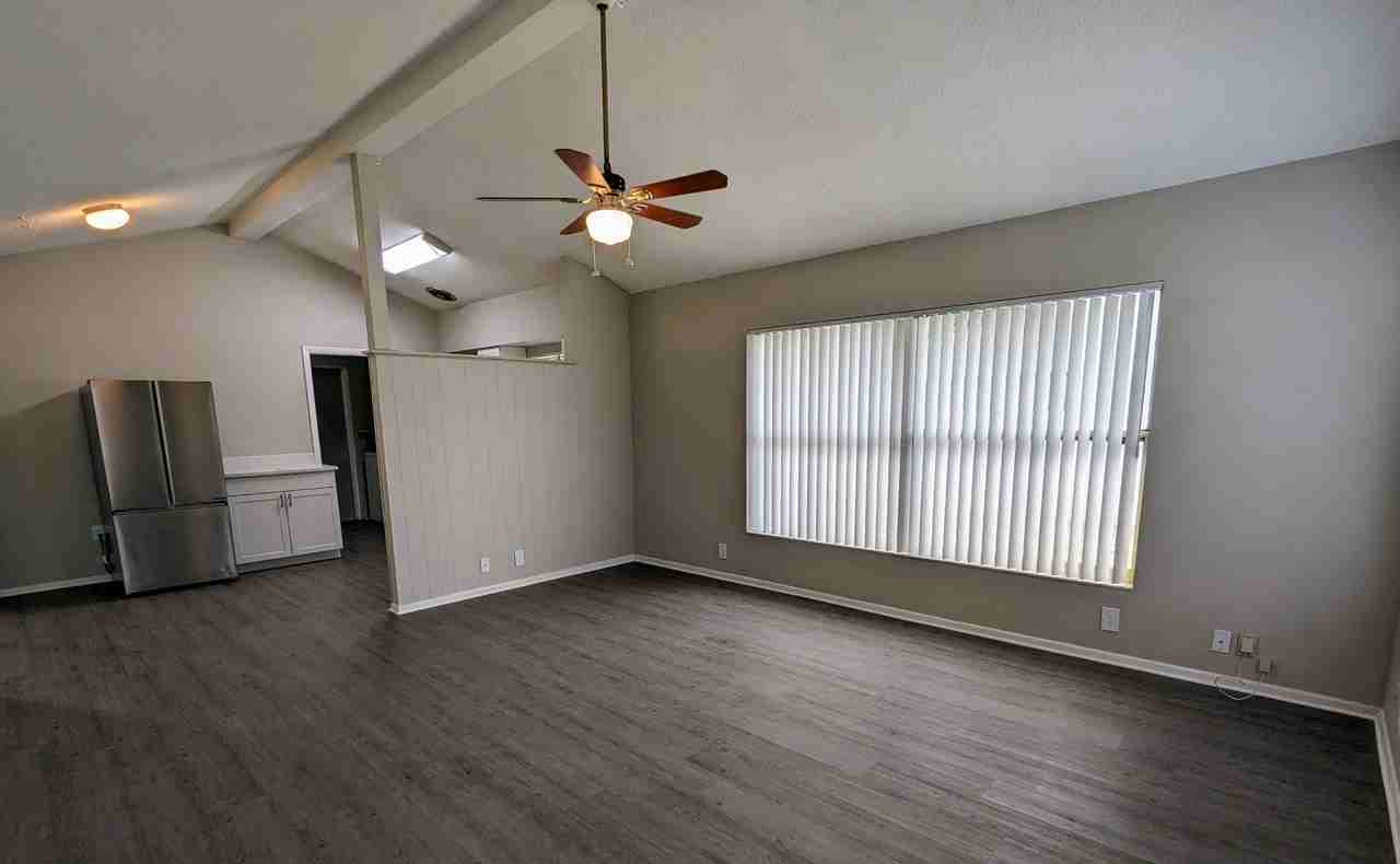 2201 24th Ave W - Photo 5 of 15