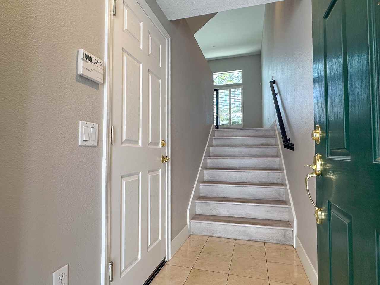 568 Blackwood Ter - Photo 2 of 25