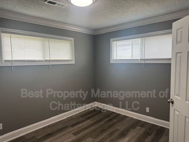 3111 N Hawthorne St - Photo 3 of 15