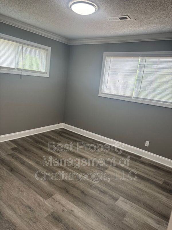 3111 N Hawthorne St - Photo 5 of 15