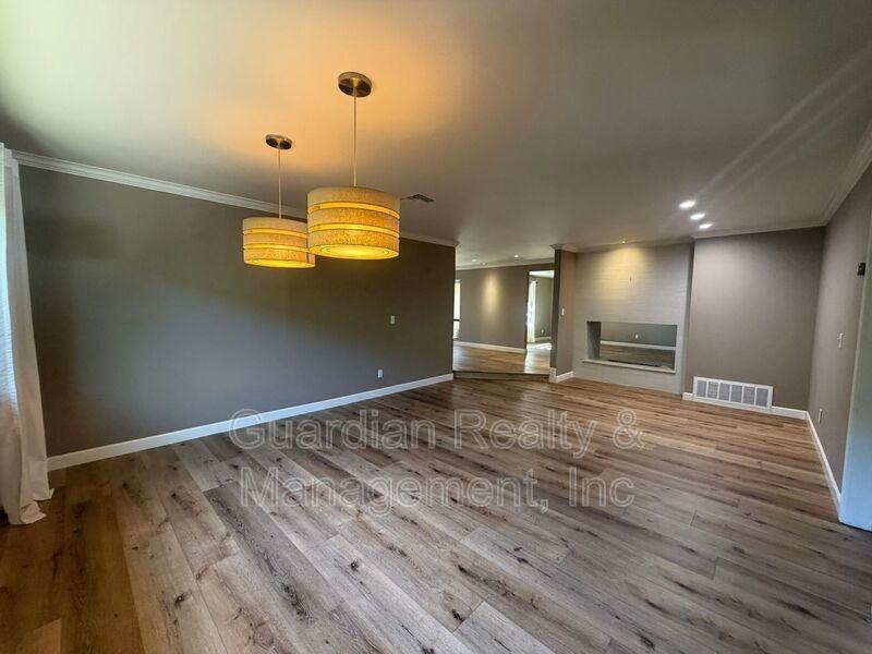 9225 N Arroya Vista Dr W - Photo 2 of 31