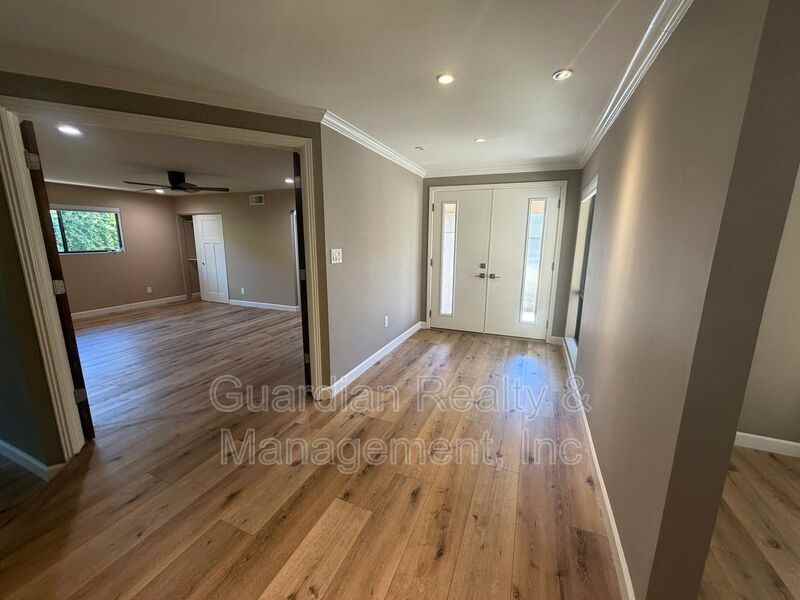 9225 N Arroya Vista Dr W - Photo 7 of 31