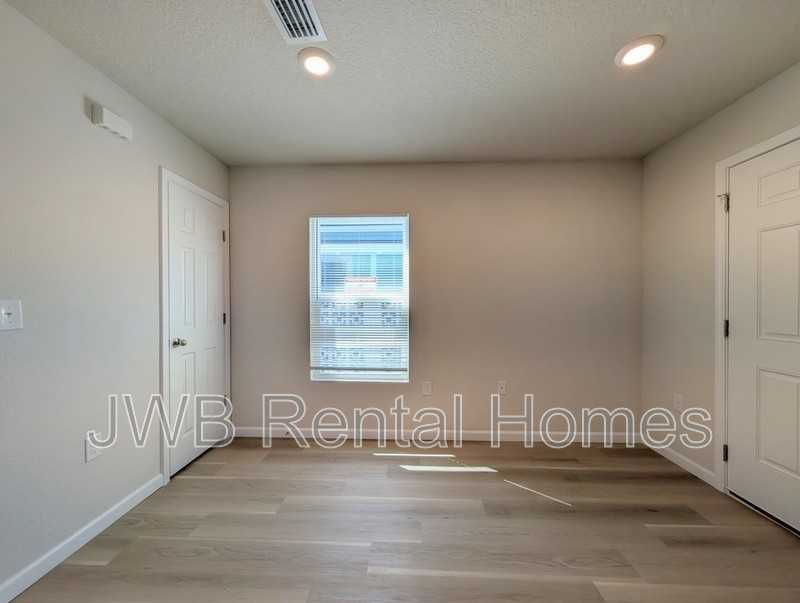 1349 Rushing St - Photo 6 of 17