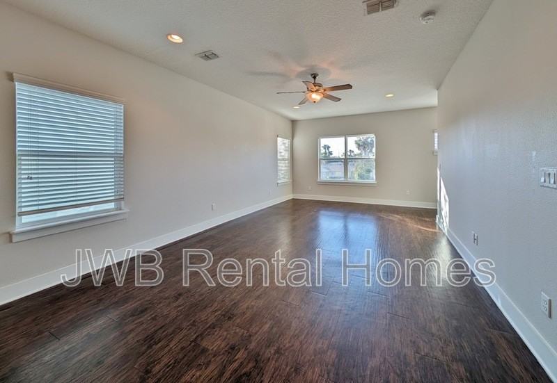 877 3rd Ave S - Photo 5 of 12