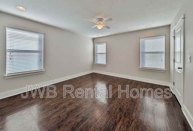 877 3rd Ave S - Photo 7 of 12