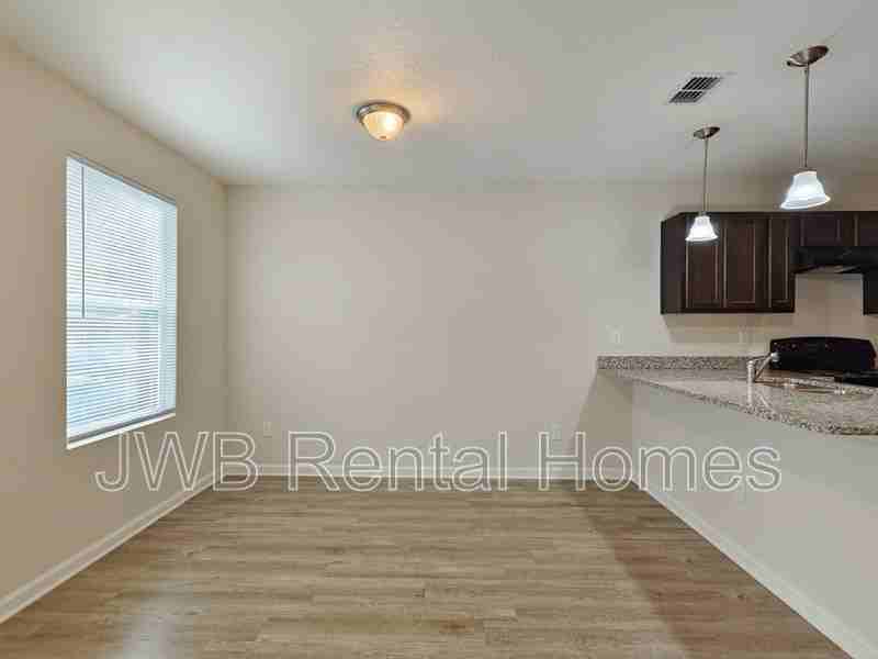 681 Melba St - Photo 5 of 13