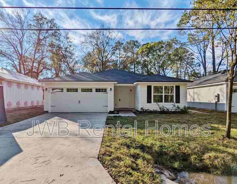 8122 Noroad - Photo 2 of 13