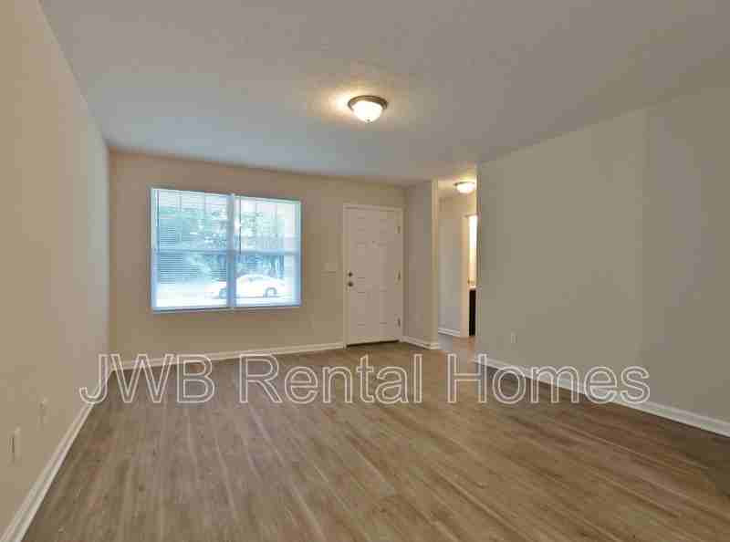 1740 W 9th St - Photo 7 of 13