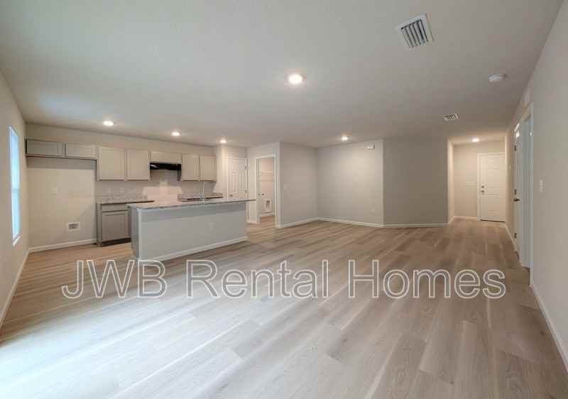 1667 Helena St - Photo 6 of 19