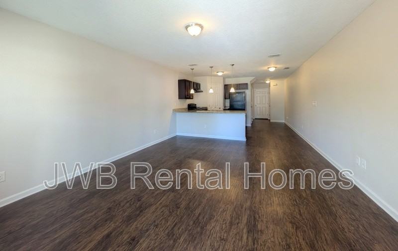 8401 Mcgirts Village Ln - Photo 5 of 17