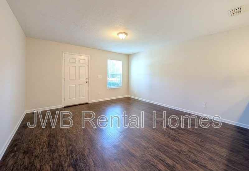 8401 Mcgirts Village Ln - Photo 6 of 17