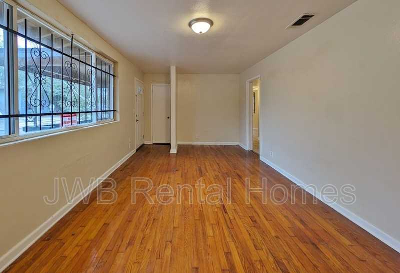 1864 W 13th St - Photo 5 of 12