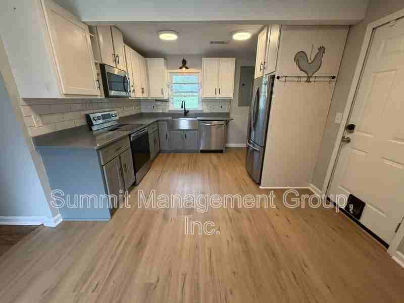 1195 Fincher Rd - Photo 4 of 26