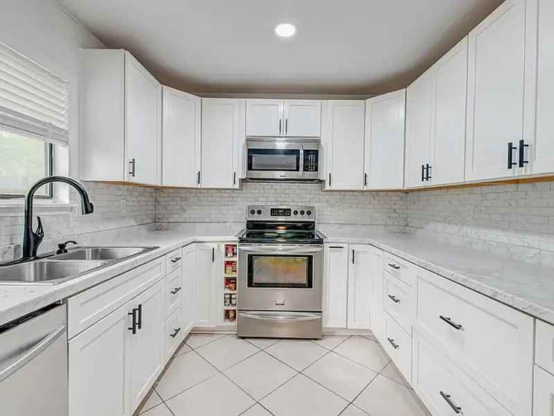 303 Canaberry Cir - Photo 7 of 19