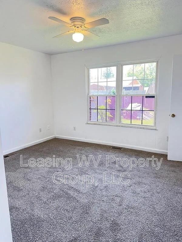 3305 Carpenter Ave - Photo 5 of 12