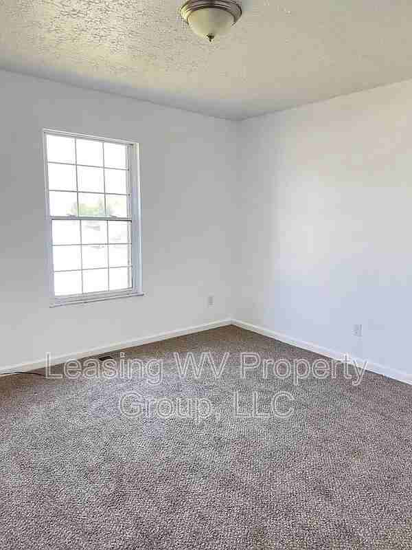 3305 Carpenter Ave - Photo 6 of 12