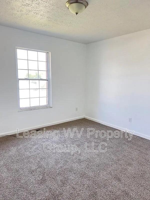 3305 Carpenter Ave - Photo 7 of 12