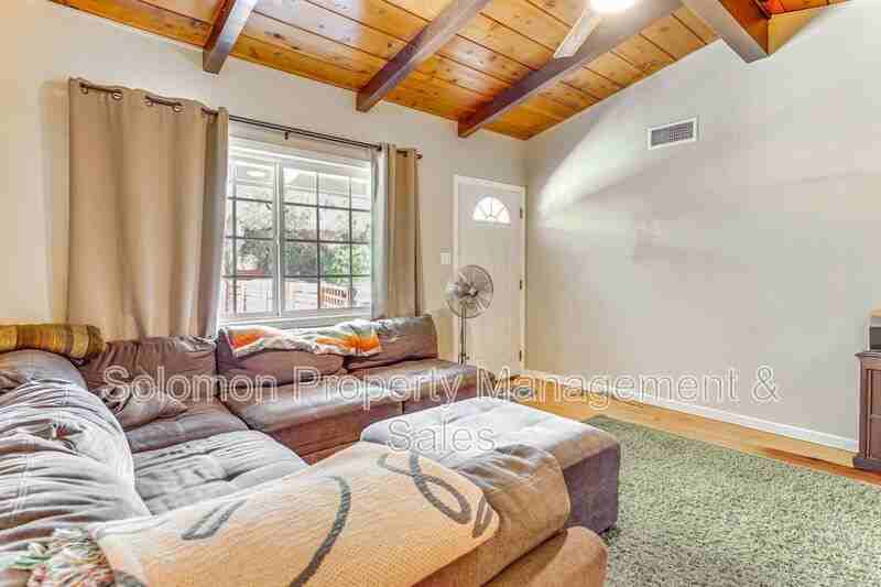 901 Eucalyptus Ave - Photo 3 of 16