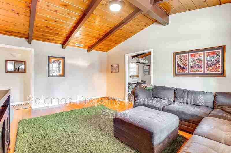 901 Eucalyptus Ave - Photo 4 of 16