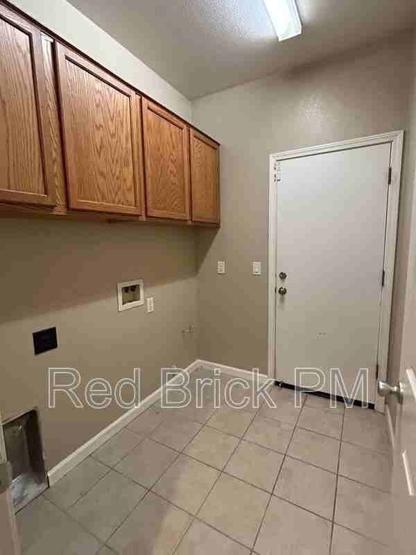 1540 Esplanade Dr - Photo 7 of 8