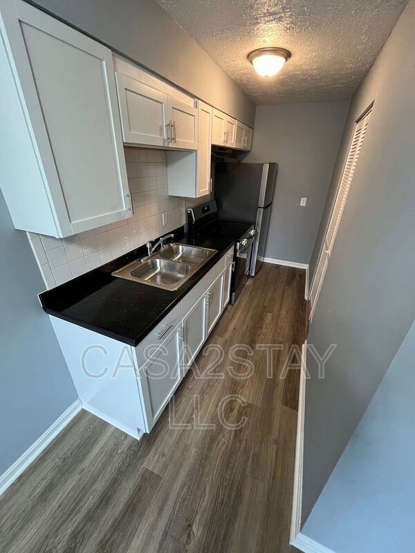 371 Redmar Blvd #23 - Photo 2 of 6
