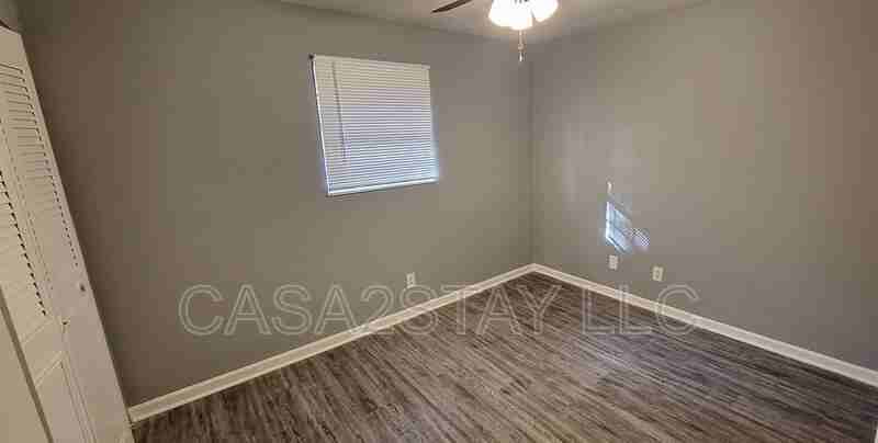 371 Redmar Blvd #23 - Photo 4 of 6