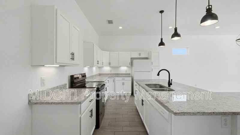 895 E Mather St - Photo 5 of 32