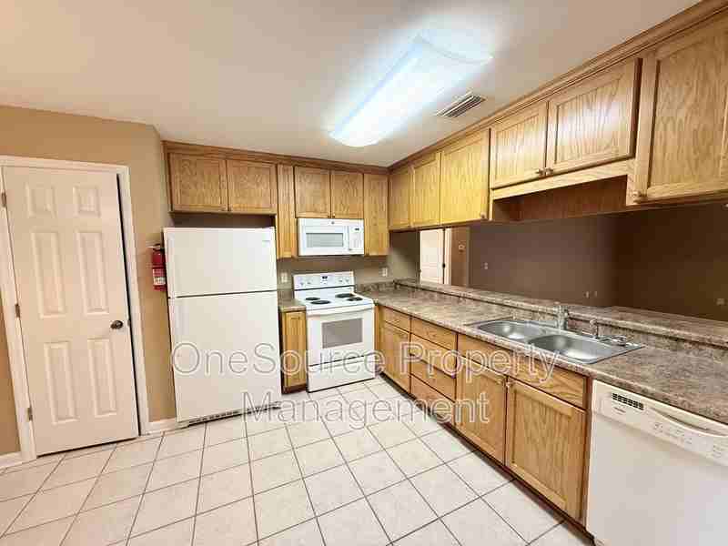 111 N Charles Willis Dr - Photo 5 of 23