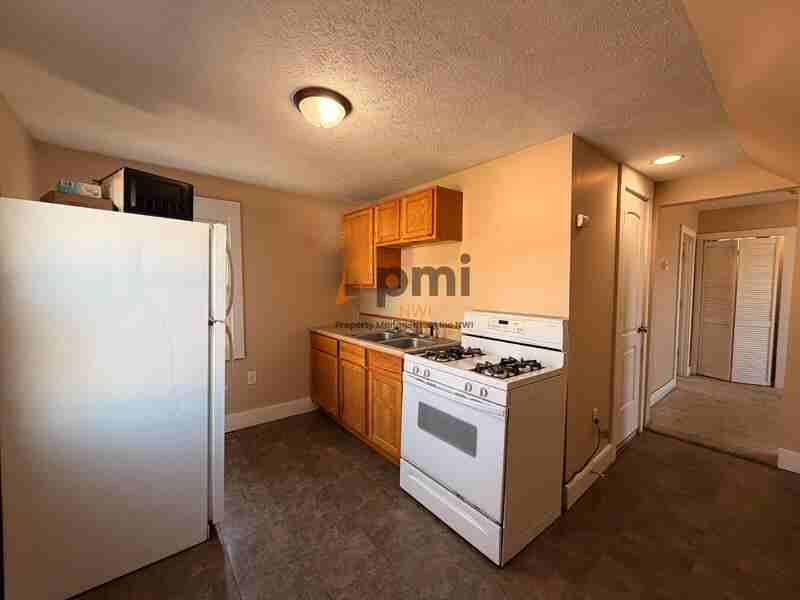 1110 1/2 Elston St #2 - Photo 6 of 14