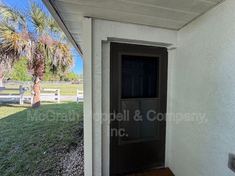 1408 Spencer Ct #A - Photo 2 of 9