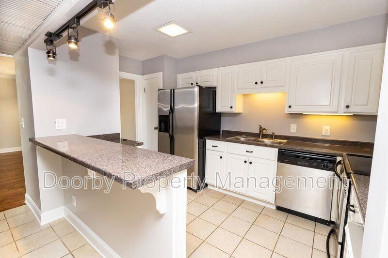 568 River St - Photo 5 of 18