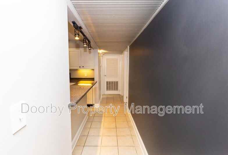 568 River St - Photo 6 of 18