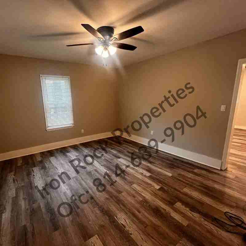 130 Cole St - Photo 3 of 12