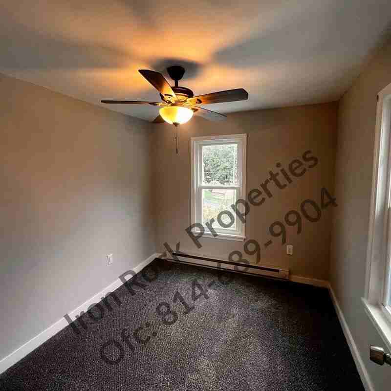 130 Cole St - Photo 7 of 12