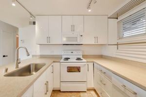 featured image of 1701 Shoreline Dr